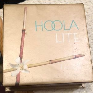 Benefit Hoola Lite bronzing powder